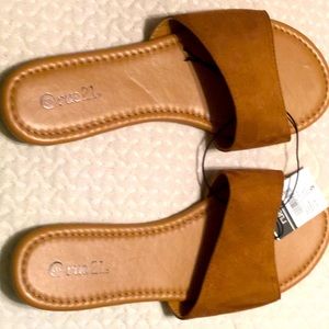 PM1 ~~~ Rue 21 Sandals DOJA Style Size 9 New with tags